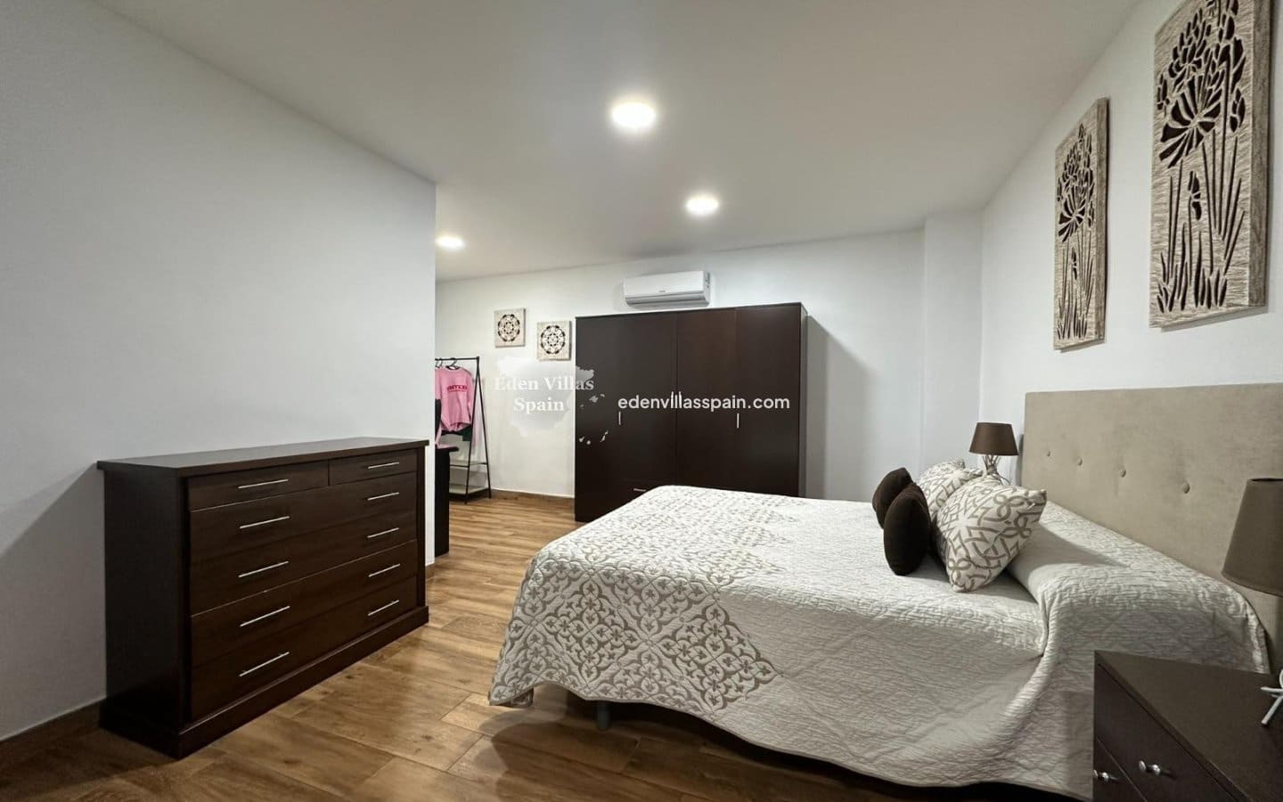 7 bedroom Villa for sale in San Fulgencio with pool - € 1,250,000 (Ref: 9669290)