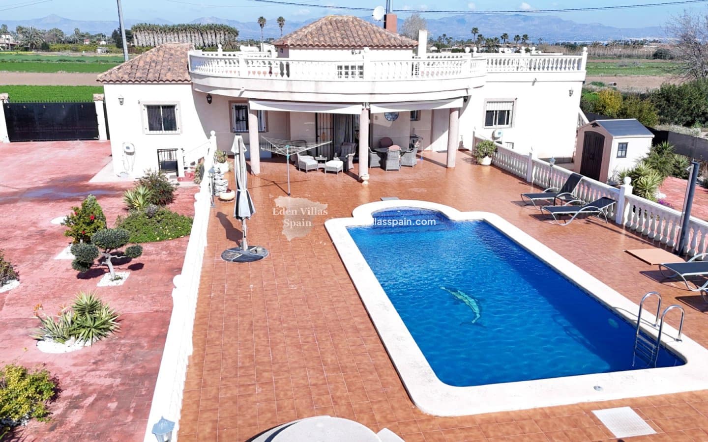 Chalet de 3 habitaciones en Alicante / Alacant ciudad en venta con piscina - 390.000 € (Ref: 9676440)