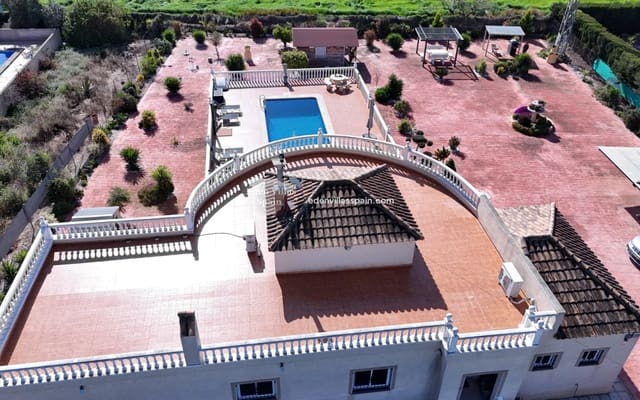 Chalet de 3 habitaciones en Alicante / Alacant ciudad en venta con piscina - 390.000 € (Ref: 9676440)
