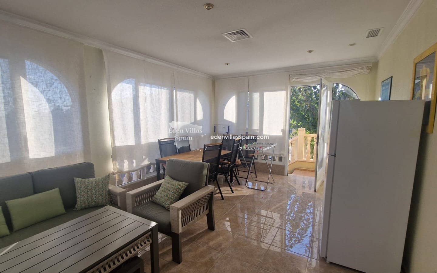 Chalet de 3 habitaciones en Catral en venta con piscina garaje - 399.000 € (Ref: 9682193)