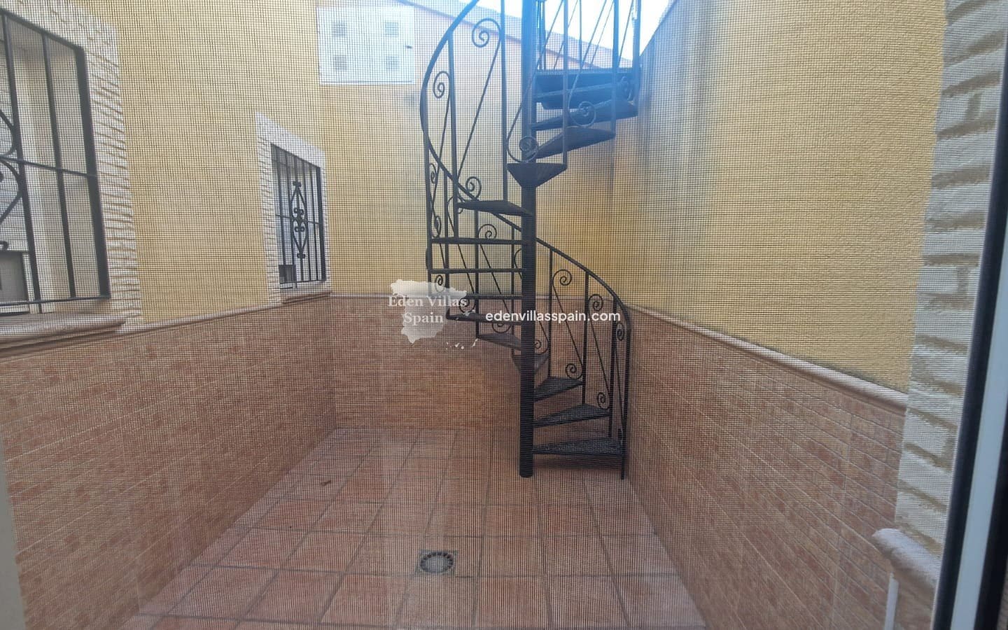 Chalet de 3 habitaciones en Catral en venta con piscina garaje - 399.000 € (Ref: 9682193)