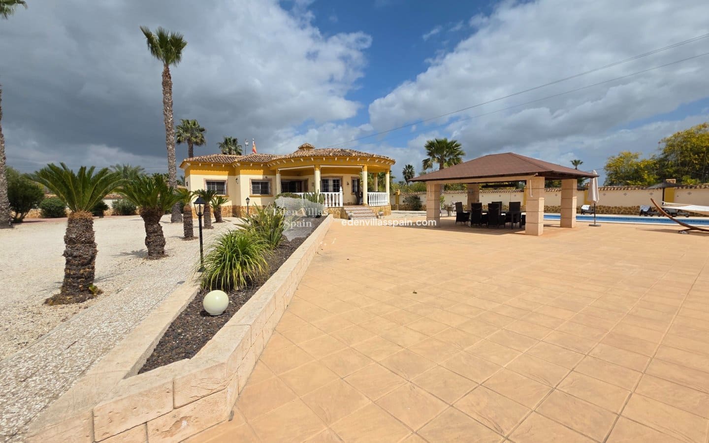 3 chambre Finca/Maison de Campagne à vendre à Catral avec piscine - 379 000 € (Ref: 9727550)