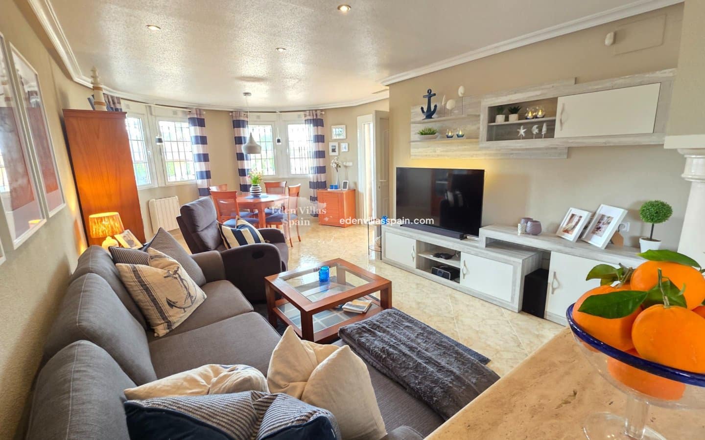 Chalet de 3 habitaciones en Catral en venta con piscina - 379.000 € (Ref: 9727551)