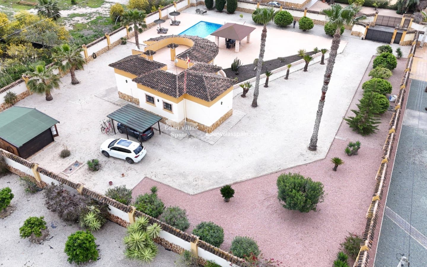 Chalet de 3 habitaciones en Catral en venta con piscina - 379.000 € (Ref: 9727551)