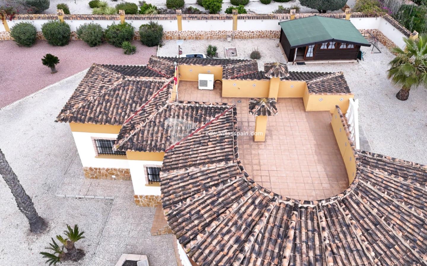 Chalet de 3 habitaciones en Catral en venta con piscina - 379.000 € (Ref: 9727551)