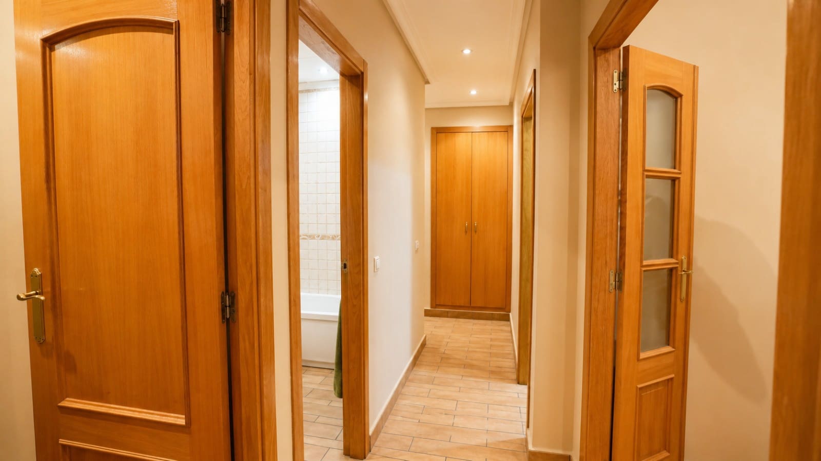 2 bedroom Apartment for sale in Alicante / Alacant city - € 170,000 (Ref: 9829651)