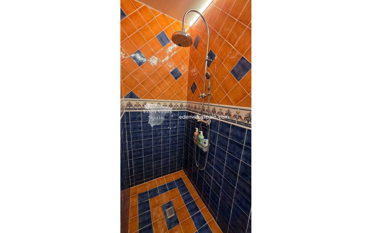 4 slaapkamer Villa te koop in Guardamar del Segura met zwembad garage - € 535.000 (Ref: 9866176)