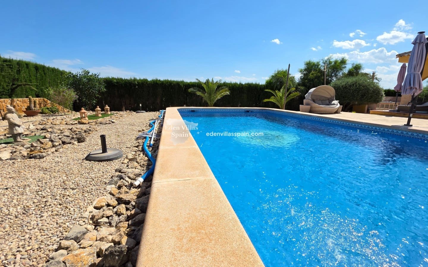 4 slaapkamer Villa te koop in Guardamar del Segura met zwembad garage - € 535.000 (Ref: 9866176)