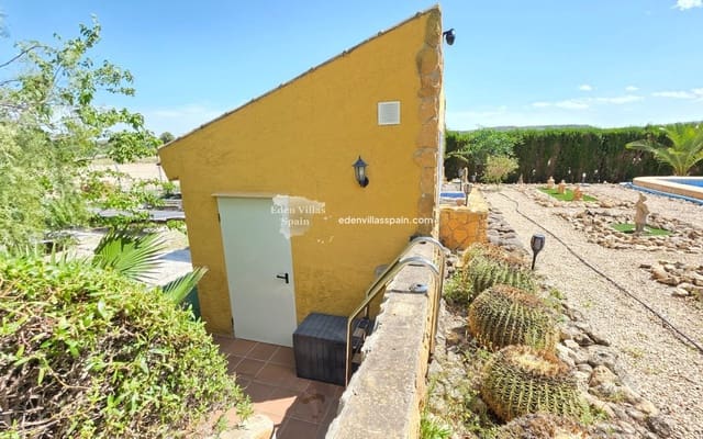 4 soverom Villa til salgs i Guardamar del Segura med svømmebasseng garasje - € 535 000 (Ref: 9866176)