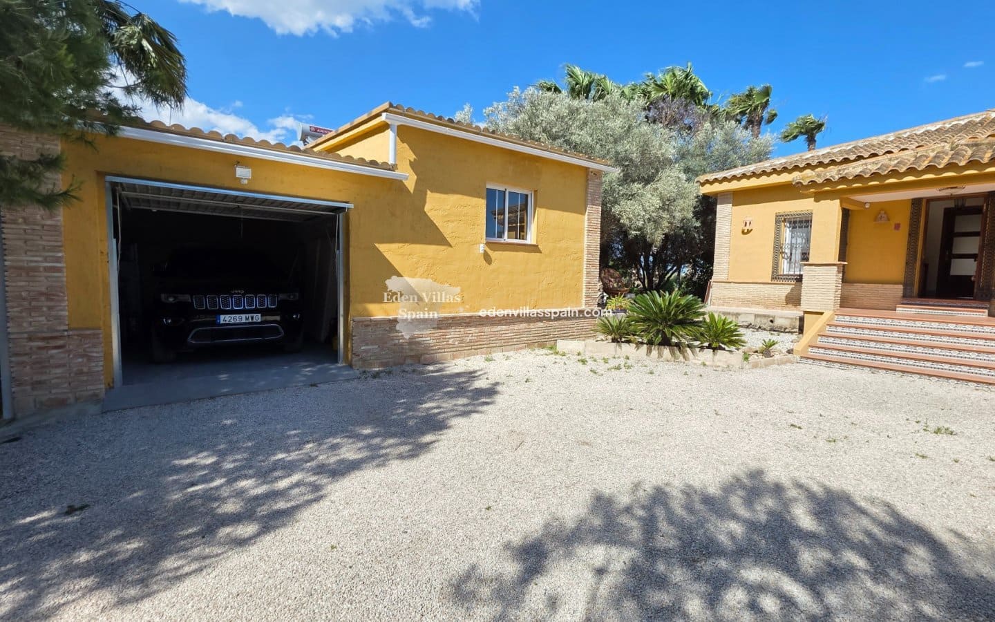 4 slaapkamer Villa te koop in Guardamar del Segura met zwembad garage - € 535.000 (Ref: 9866176)