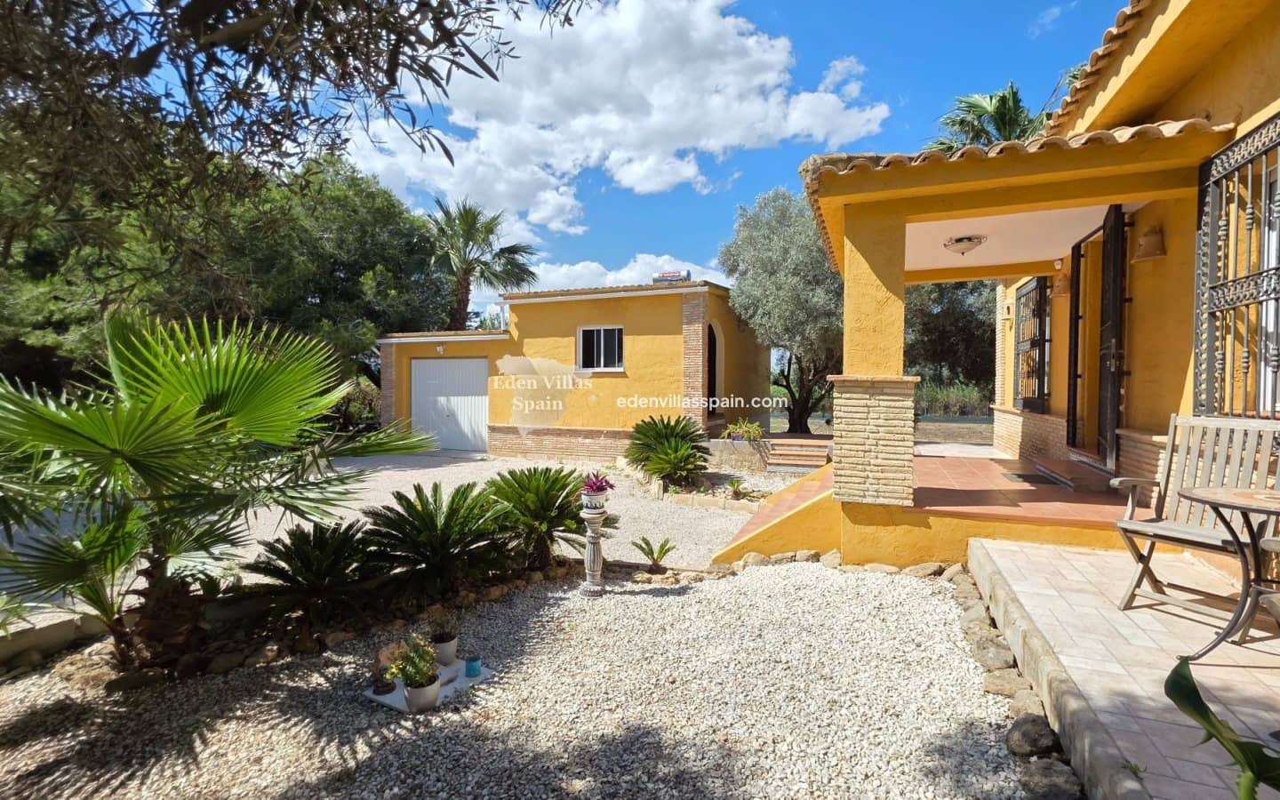 4 slaapkamer Villa te koop in Guardamar del Segura met zwembad garage - € 535.000 (Ref: 9866176)