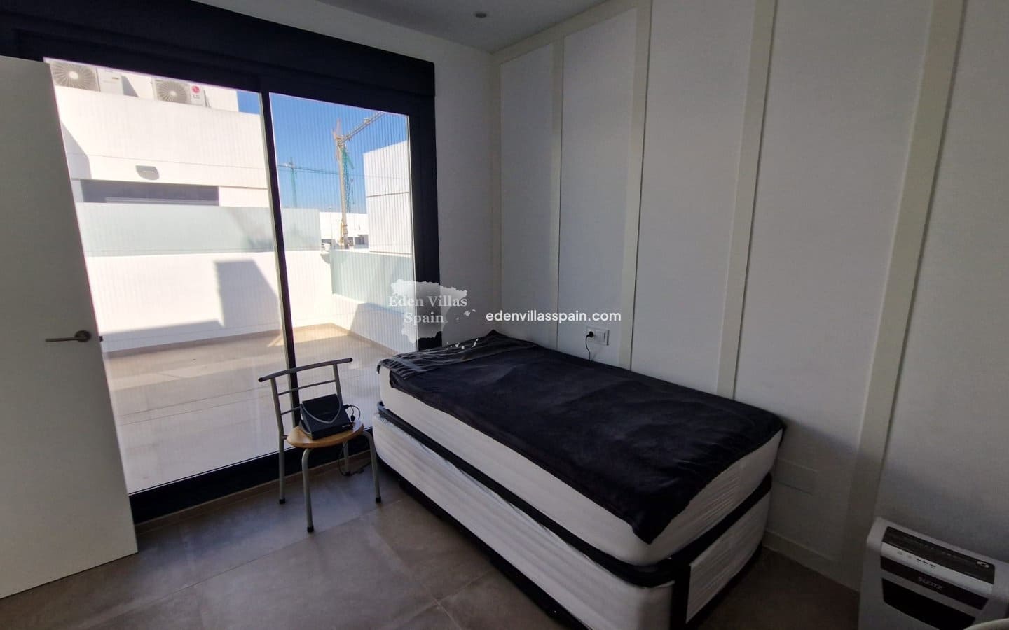 3 makuuhuone Omakotitalo myytävänä paikassa Alicante kaupunki mukana uima-altaan 
autotalli - 420 000 € (Ref: 9867741)
