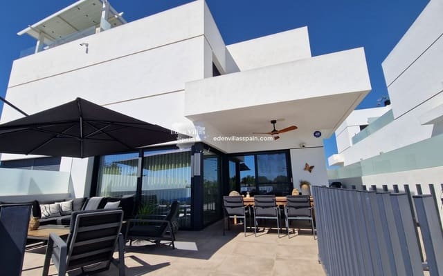 3 soverom Hus til salgs i Alicante by med svømmebasseng garasje - € 420 000 (Ref: 9867741)