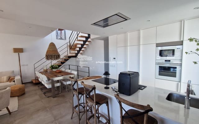 3 soverom Hus til salgs i Alicante by med svømmebasseng garasje - € 420 000 (Ref: 9867741)