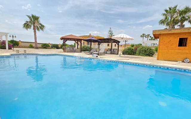 4 quarto Quinta/Casa Rural para venda em Catral com piscina - 385 000 € (Ref: 9877072)
