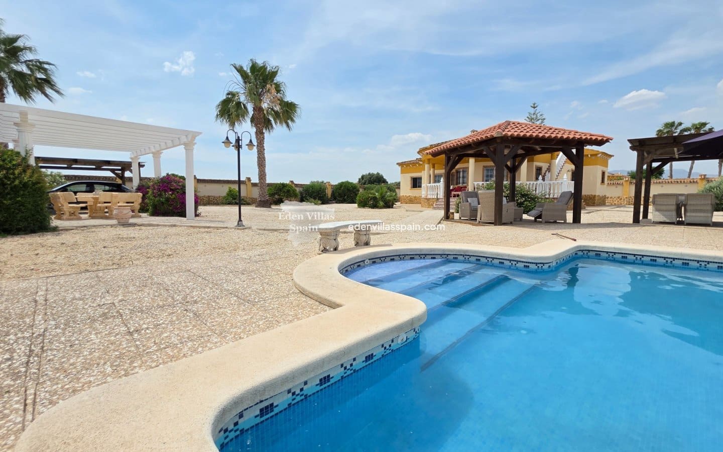 4 chambre Finca/Maison de Campagne à vendre à Alicante ville avec piscine - 385 000 € (Ref: 9877198)