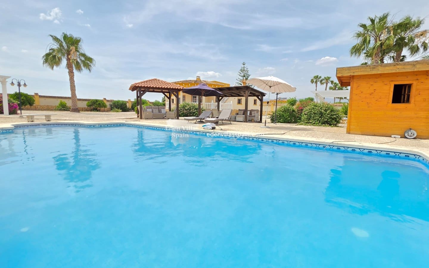 4 chambre Finca/Maison de Campagne à vendre à Alicante ville avec piscine - 385 000 € (Ref: 9877198)