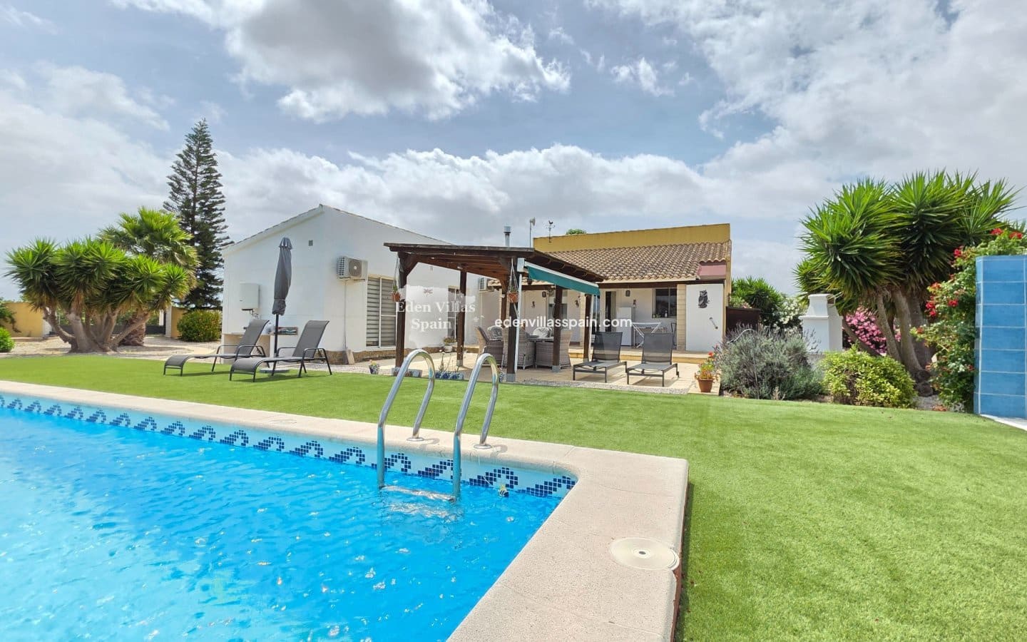 5 bedroom Finca/Country House for sale in Almoradi with pool garage - € 410,000 (Ref: 9885322)