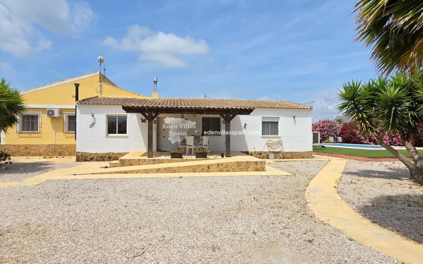 5 bedroom Finca/Country House for sale in Almoradi with pool garage - € 410,000 (Ref: 9885322)