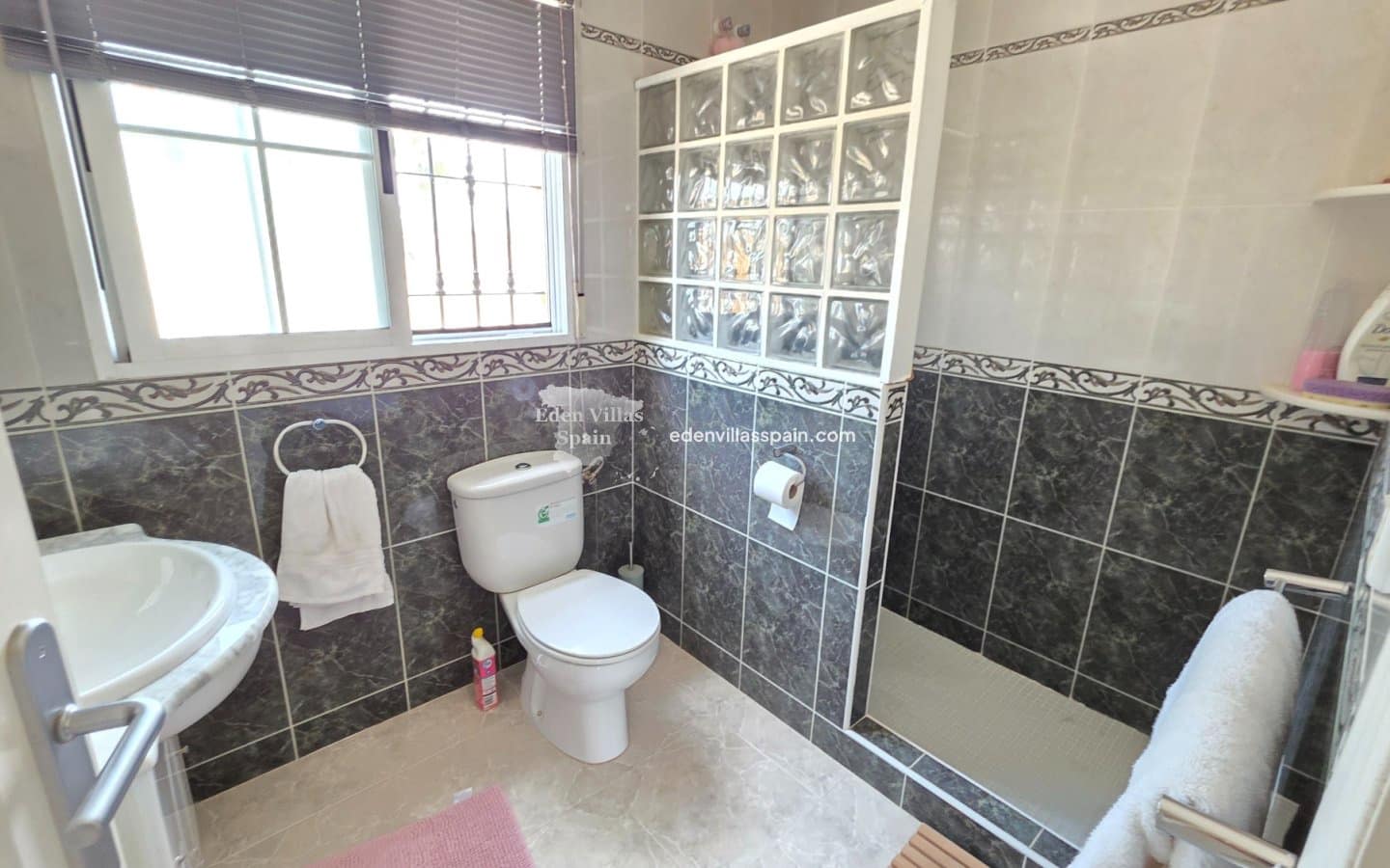 4 soveværelse Finca/Landehus til salg i Alicante by med swimmingpool - € 385.000 (Ref: 9929995)