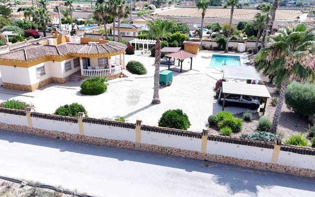 4 soveværelse Finca/Landehus til salg i Alicante by med swimmingpool - € 385.000 (Ref: 9929995)