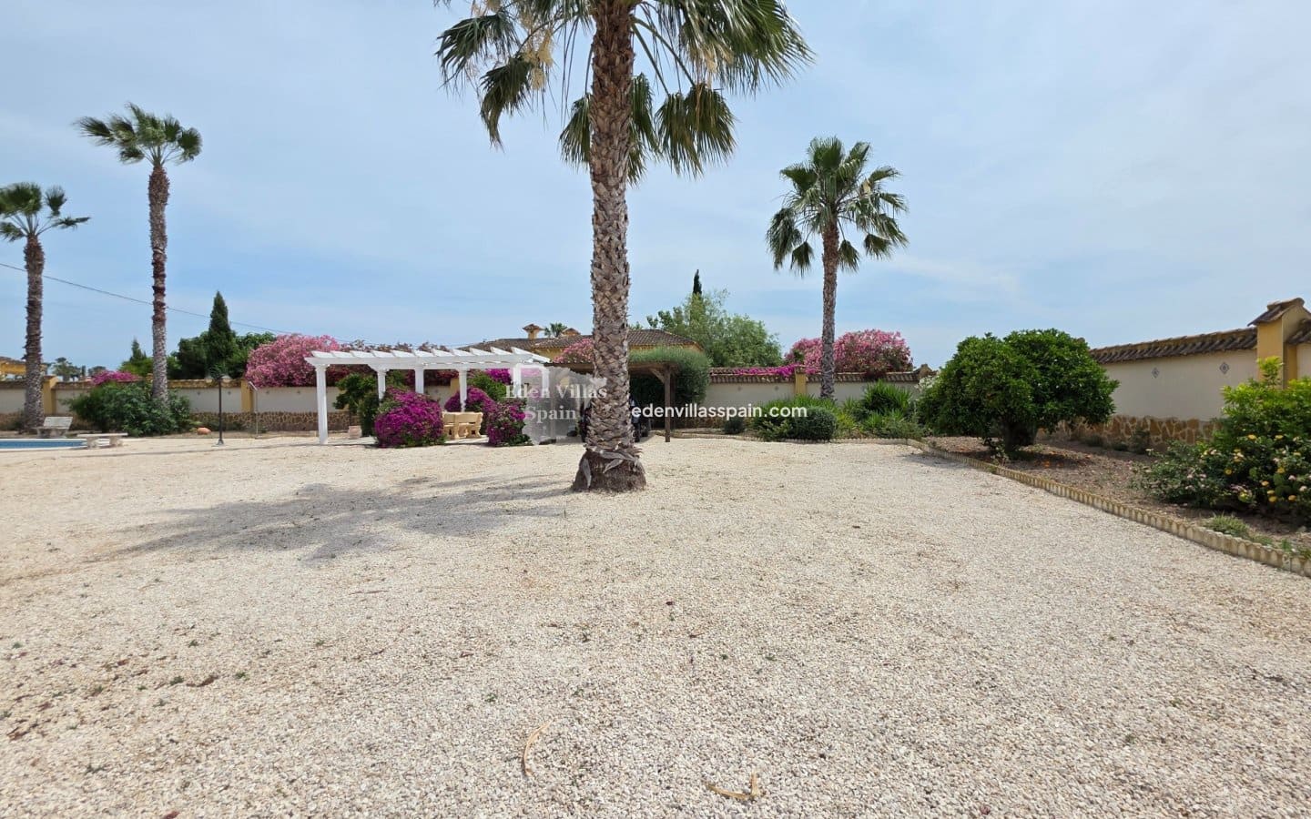 4 soveværelse Finca/Landehus til salg i Alicante by med swimmingpool - € 385.000 (Ref: 9929995)
