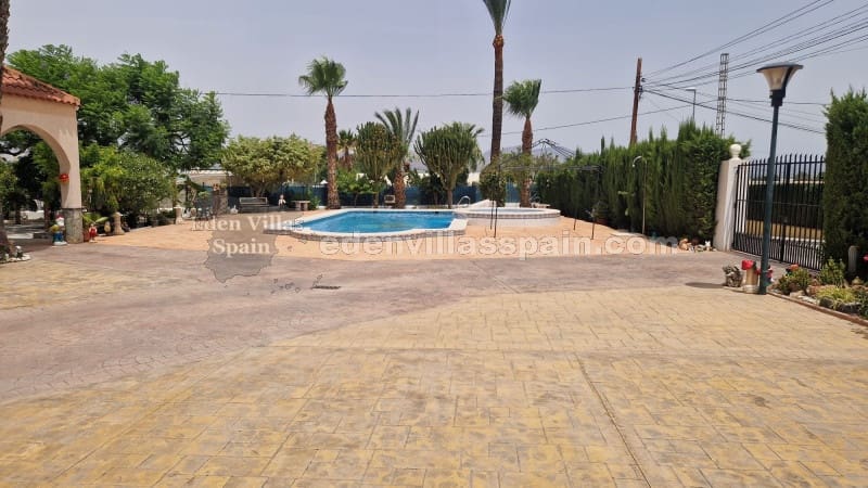 3 sovrum Finca/Hus på landet till salu i Callosa de Segura med pool - 299 995 € (Ref: 9946353)