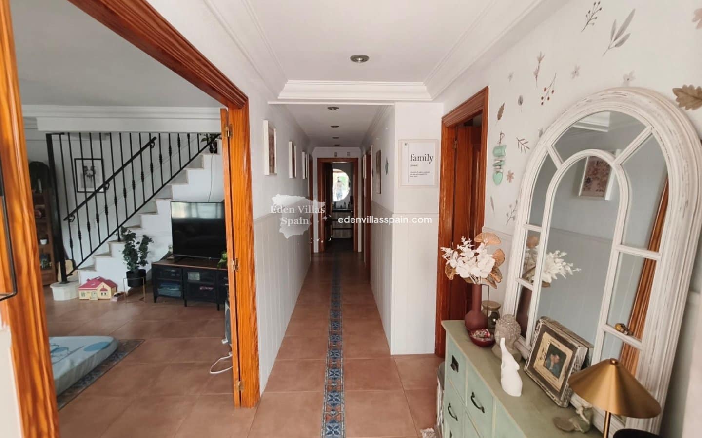 4 soverom Villa til salgs i Alicante by med svømmebasseng garasje - € 459 000 (Ref: 9979302)