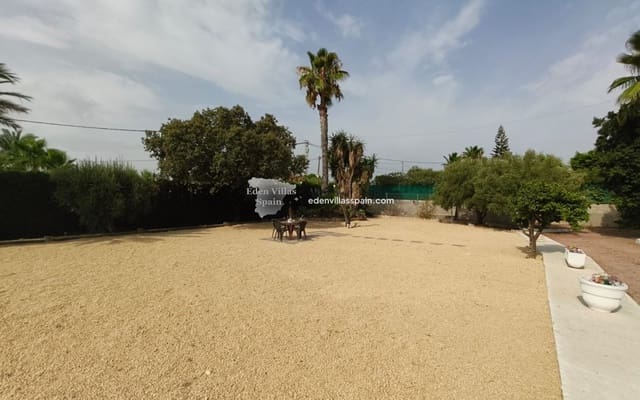 4 soverom Villa til salgs i Alicante by med svømmebasseng garasje - € 459 000 (Ref: 9979302)