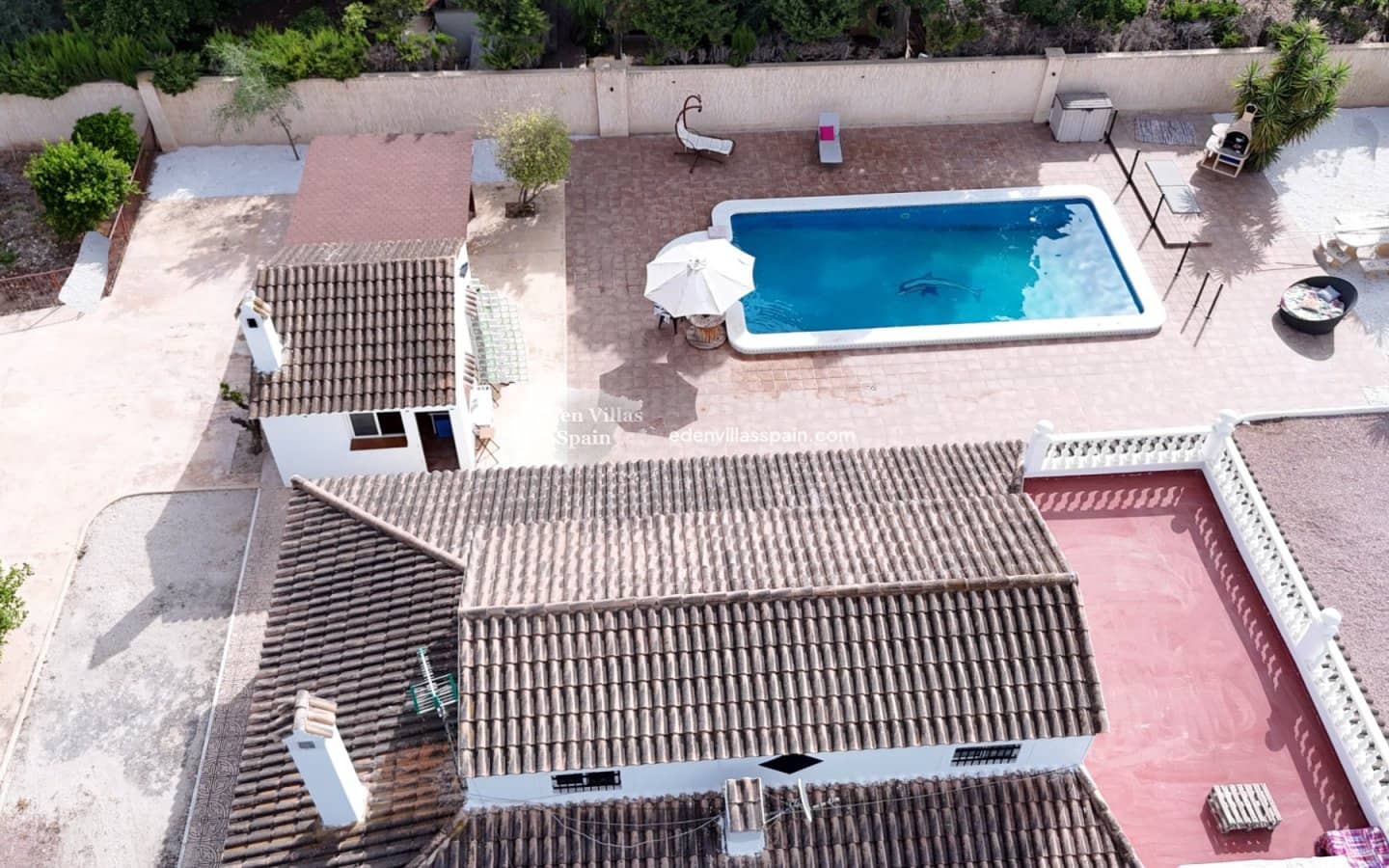 4 soverom Villa til salgs i Alicante by med svømmebasseng garasje - € 459 000 (Ref: 9979302)