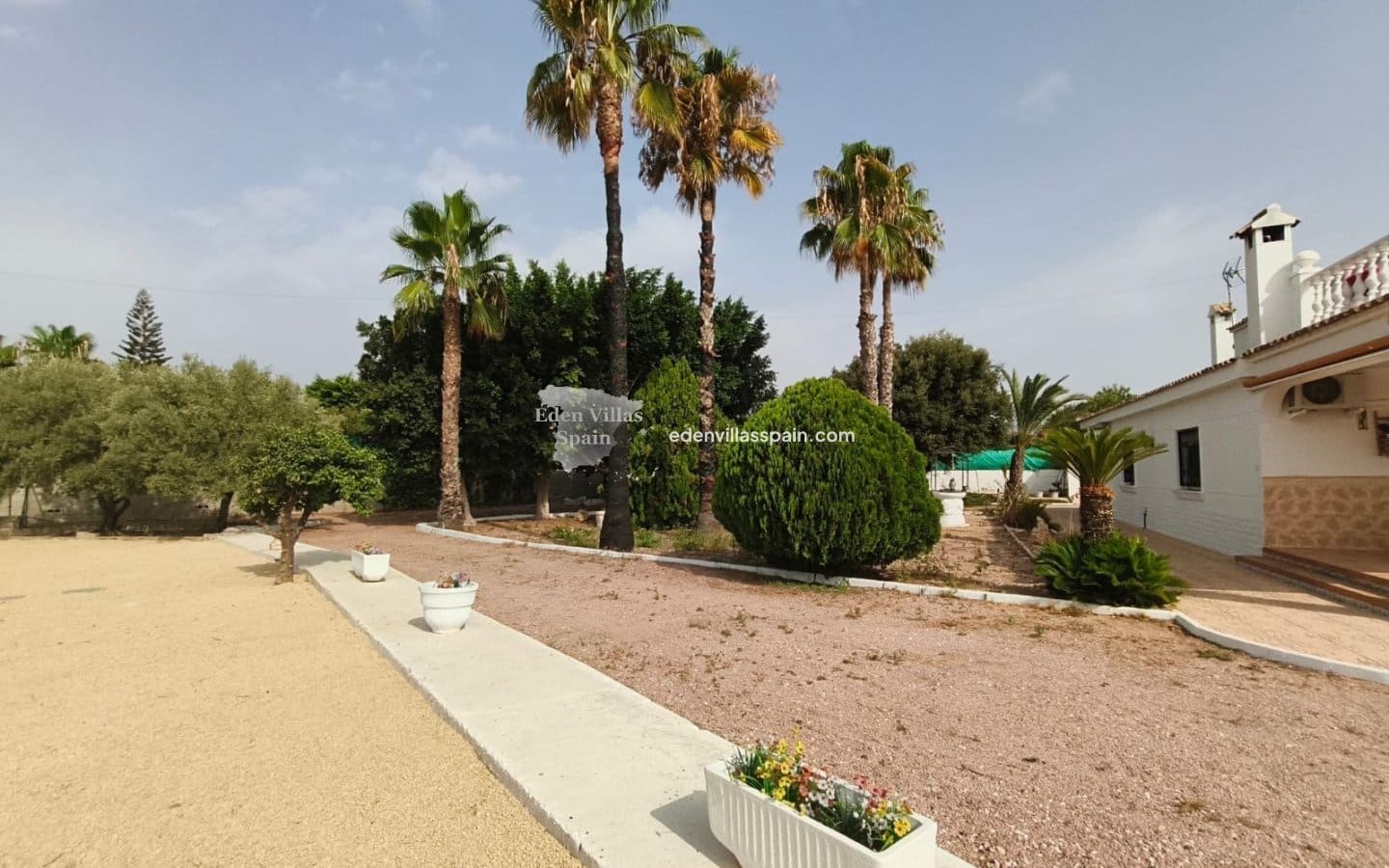 4 soverom Villa til salgs i Alicante by med svømmebasseng garasje - € 459 000 (Ref: 9979302)