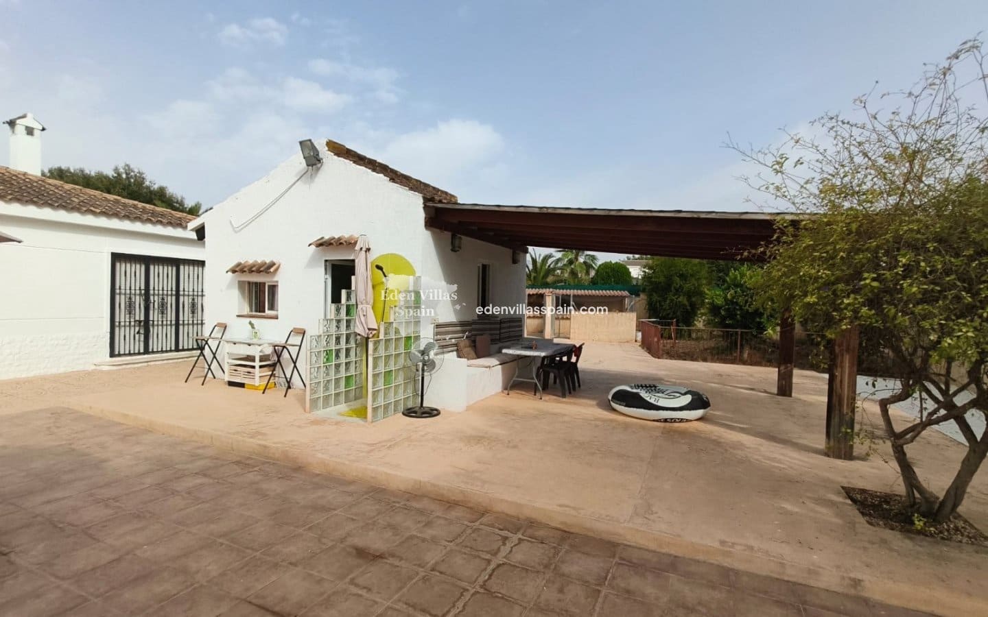 4 soverom Villa til salgs i Alicante by med svømmebasseng garasje - € 459 000 (Ref: 9979302)