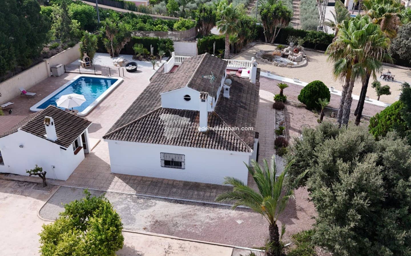 4 soverom Villa til salgs i Alicante by med svømmebasseng garasje - € 459 000 (Ref: 9979302)