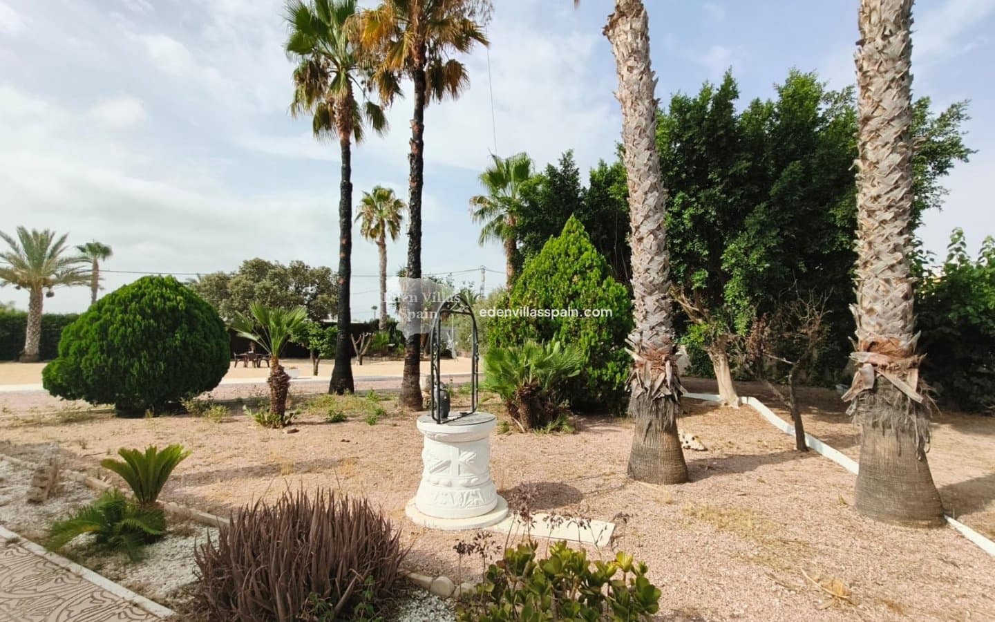 4 soverom Villa til salgs i Alicante by med svømmebasseng garasje - € 459 000 (Ref: 9979302)