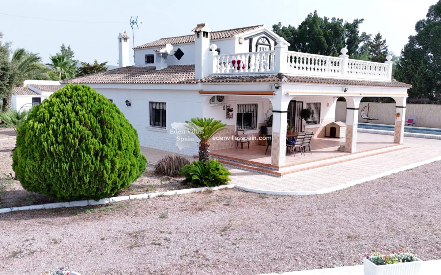 4 soverom Villa til salgs i Alicante by med svømmebasseng garasje - € 459 000 (Ref: 9979302)