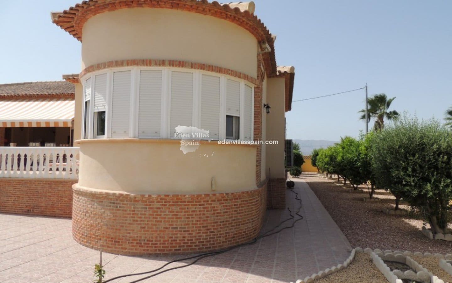 3 soveværelse Finca/Landehus til salg i Catral med swimmingpool - € 390.000 (Ref: 9981321)