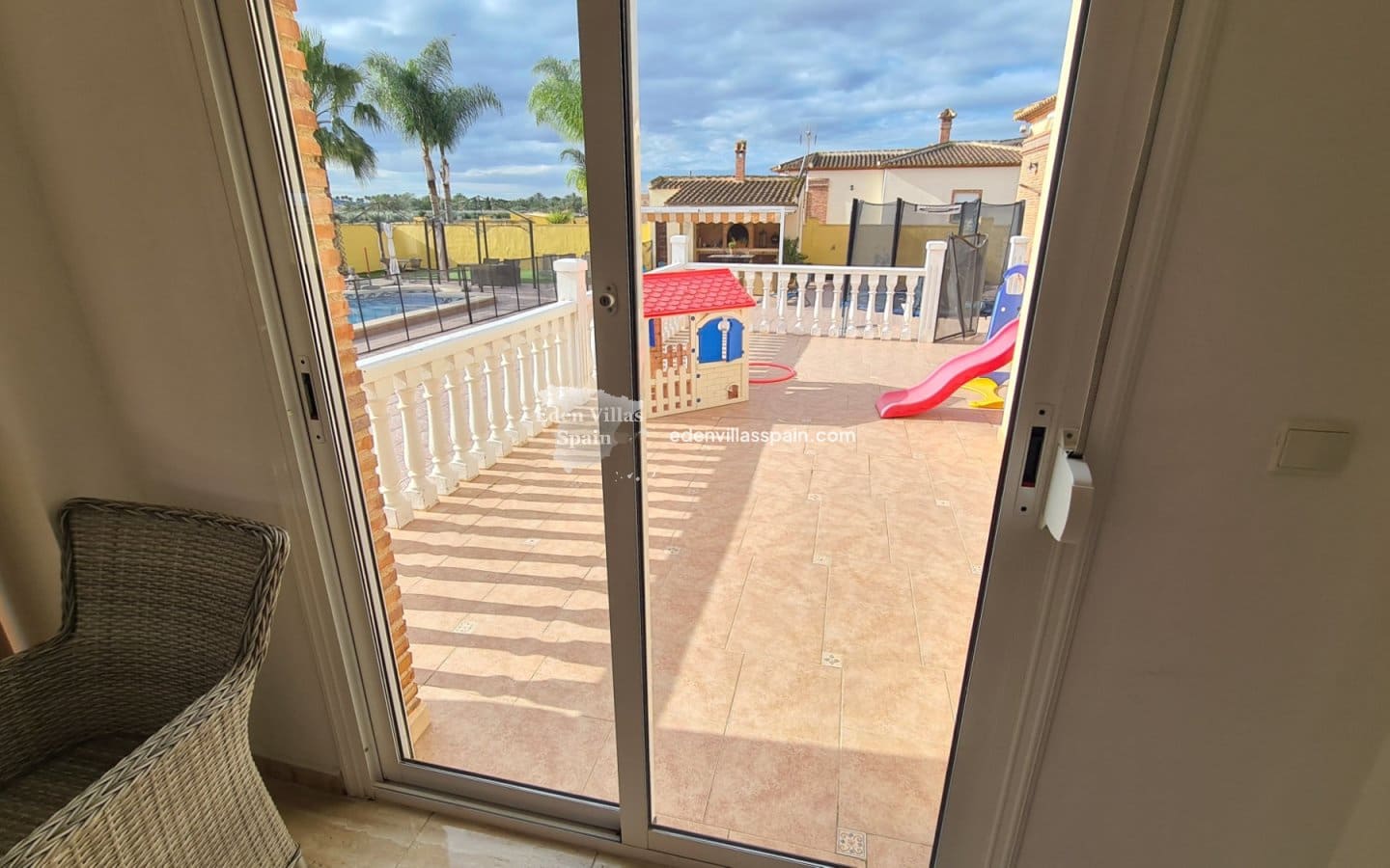 3 soveværelse Finca/Landehus til salg i Catral med swimmingpool - € 390.000 (Ref: 9981321)