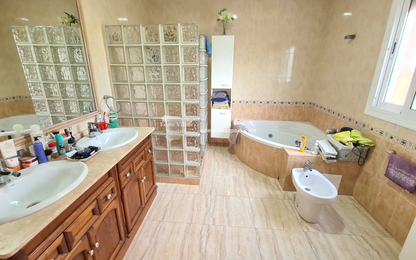 3 soveværelse Finca/Landehus til salg i Catral med swimmingpool - € 390.000 (Ref: 9981321)