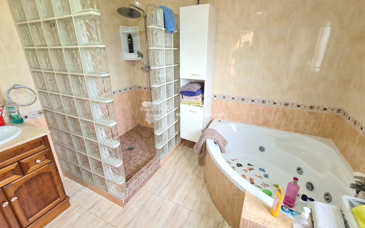 3 soveværelse Finca/Landehus til salg i Catral med swimmingpool - € 390.000 (Ref: 9981321)