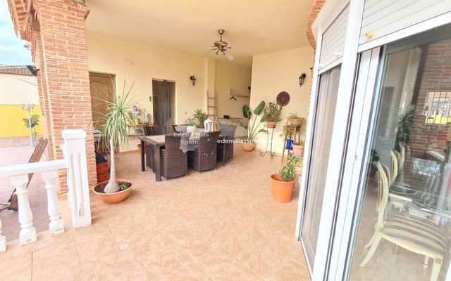 3 soveværelse Finca/Landehus til salg i Catral med swimmingpool - € 390.000 (Ref: 9981321)