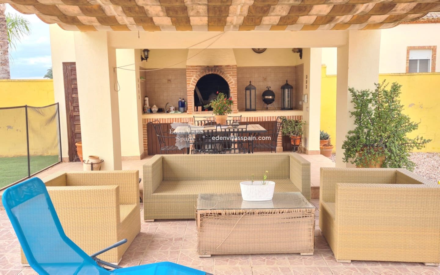 3 soveværelse Finca/Landehus til salg i Catral med swimmingpool - € 390.000 (Ref: 9981321)