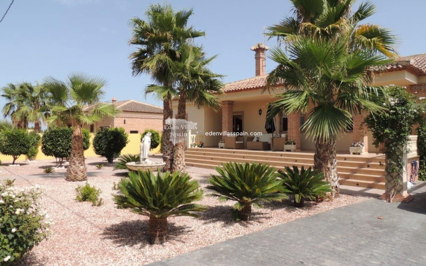 3 soveværelse Finca/Landehus til salg i Catral med swimmingpool - € 390.000 (Ref: 9981321)