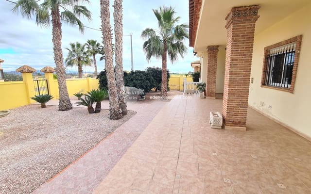 3 soveværelse Finca/Landehus til salg i Catral med swimmingpool - € 390.000 (Ref: 9981321)