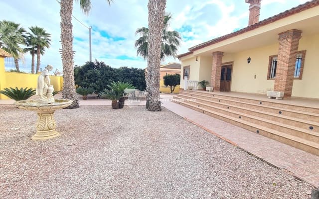 3 soveværelse Finca/Landehus til salg i Catral med swimmingpool - € 390.000 (Ref: 9981321)