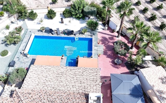 4 slaapkamer Villa te koop in Alicante stad met zwembad garage - € 695.000 (Ref: 9994597)