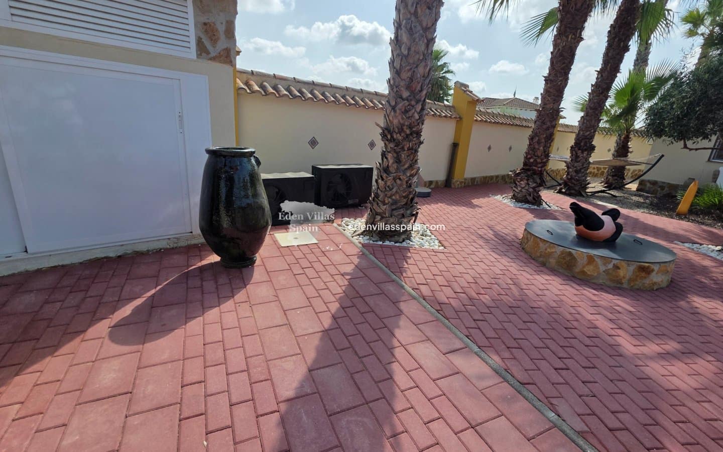 4 slaapkamer Villa te koop in Alicante stad met zwembad garage - € 695.000 (Ref: 9994597)
