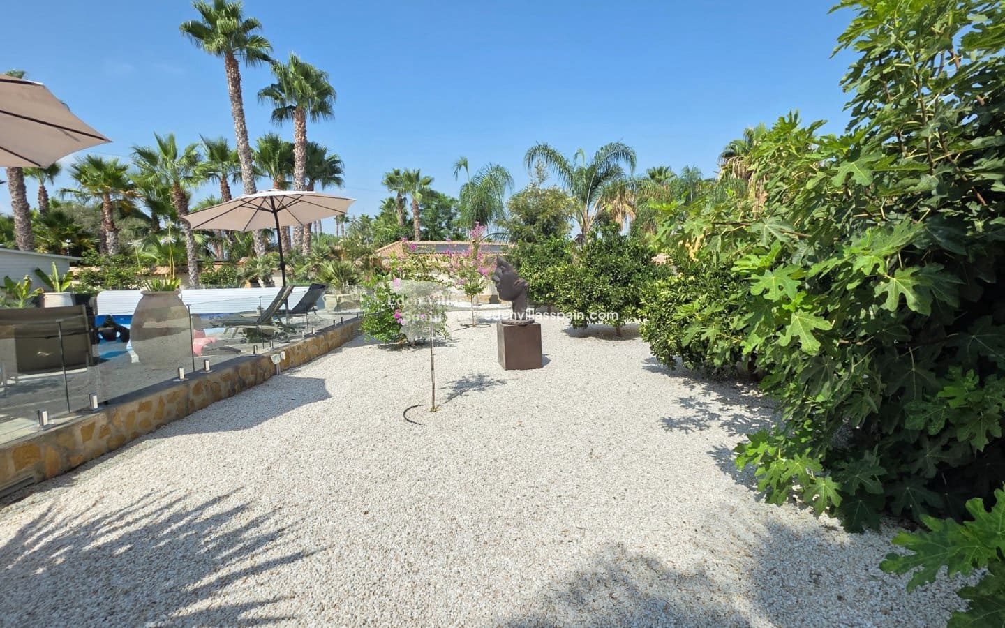 4 slaapkamer Villa te koop in Alicante stad met zwembad garage - € 695.000 (Ref: 9994597)