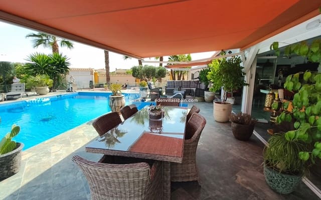 4 soverom Villa til salgs i Catral med svømmebasseng garasje - € 695 000 (Ref: 9994599)