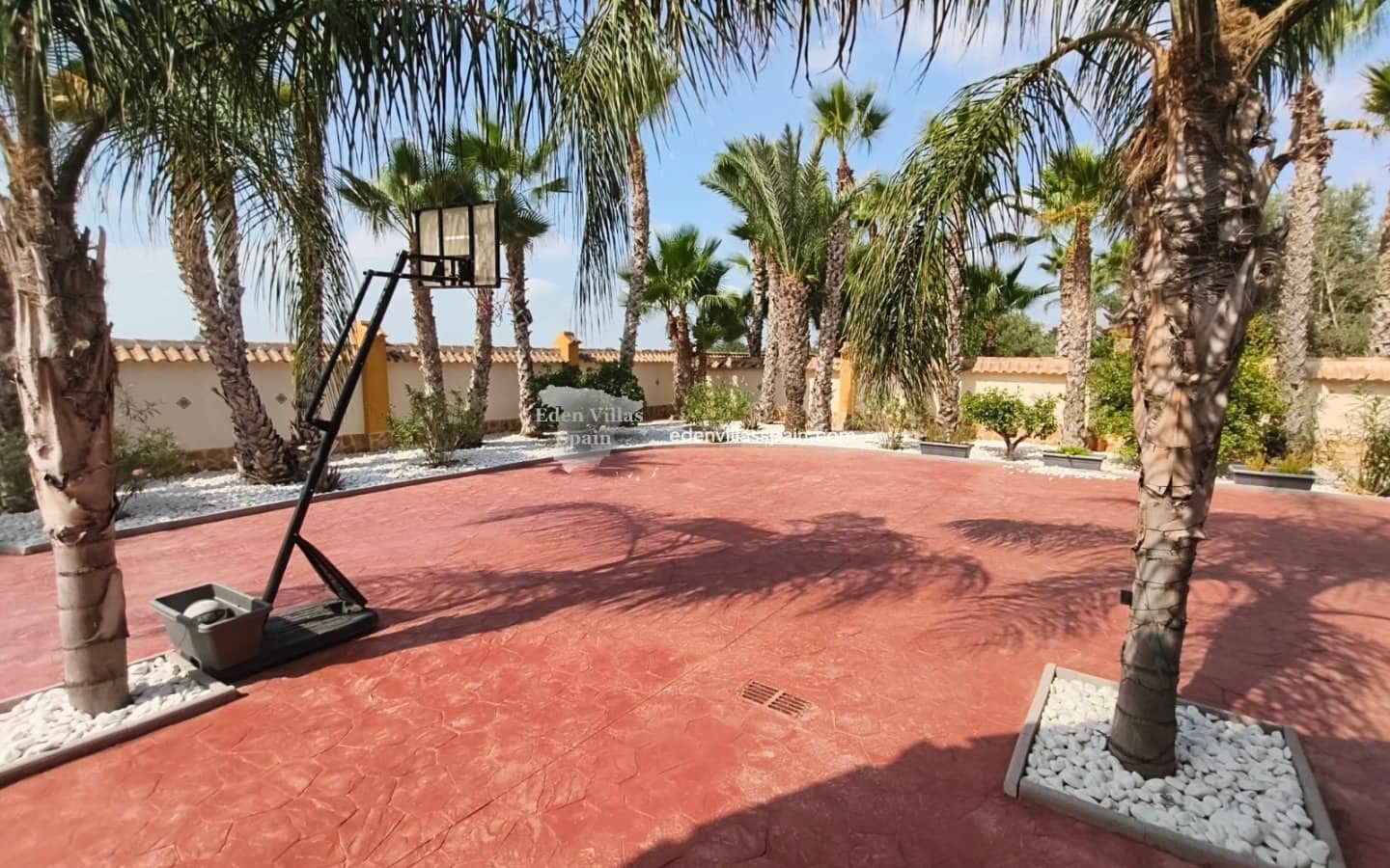 4 soverom Villa til salgs i Catral med svømmebasseng garasje - € 695 000 (Ref: 9994599)