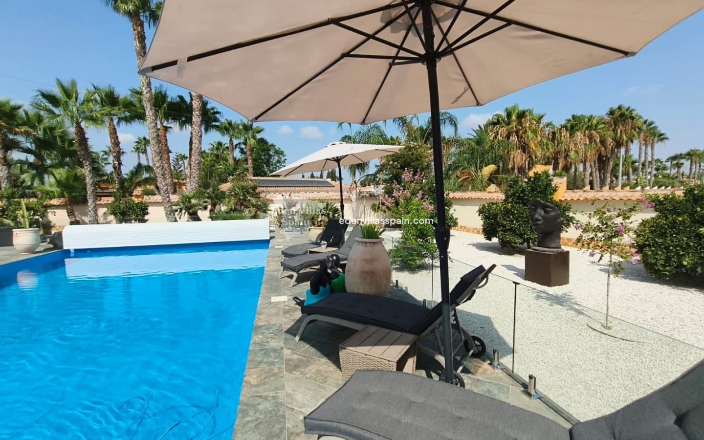 4 soverom Villa til salgs i Catral med svømmebasseng garasje - € 695 000 (Ref: 9994599)